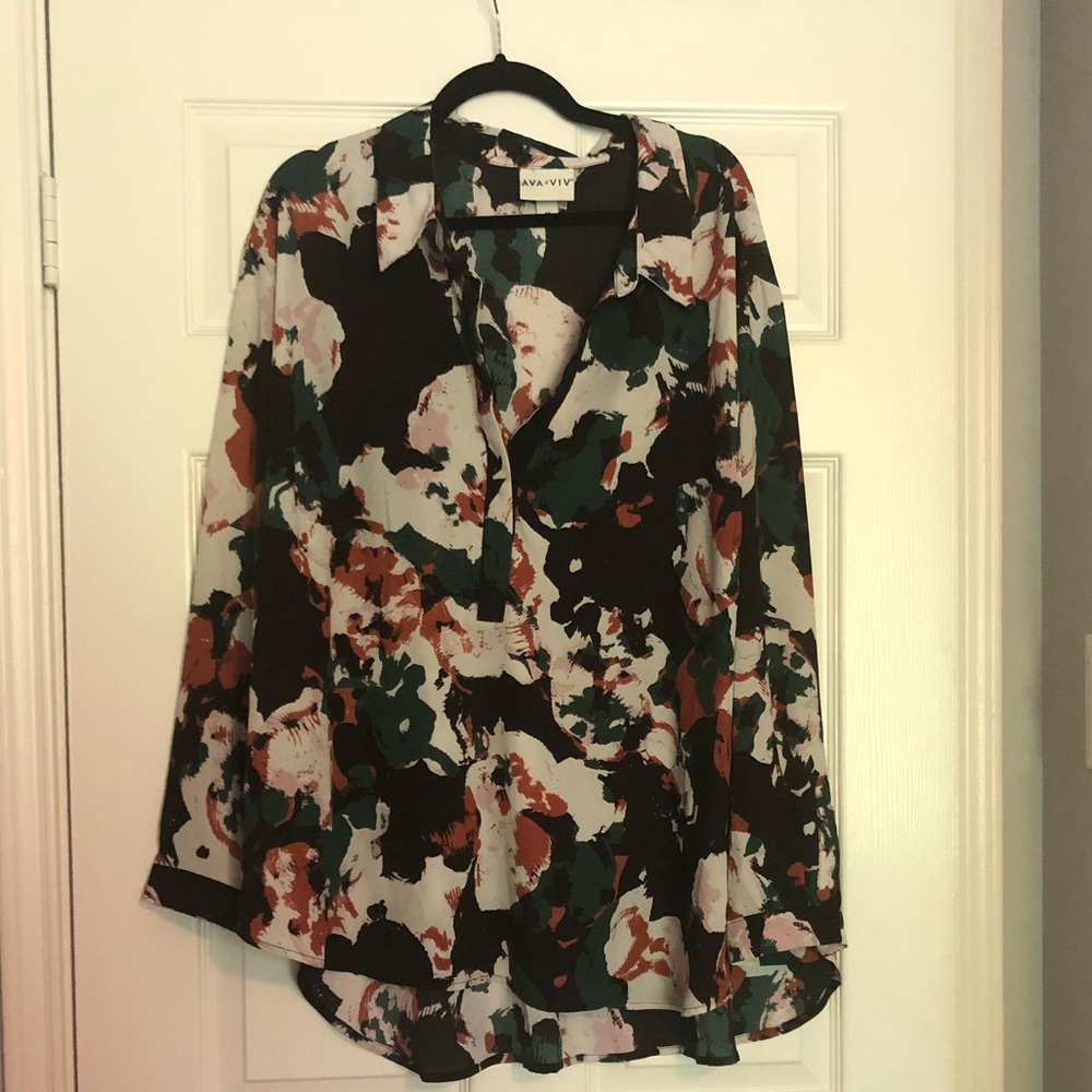 Flowy patterned top